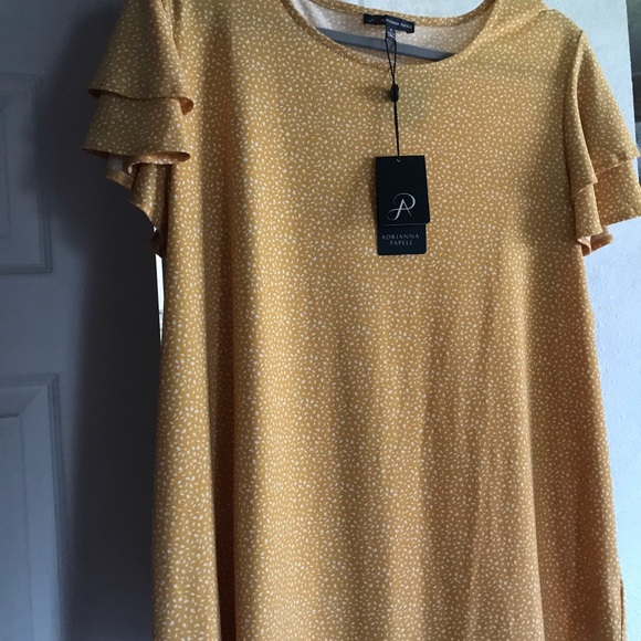 Yellow polka dot short sleeve flutter top - Picture 2 of 8